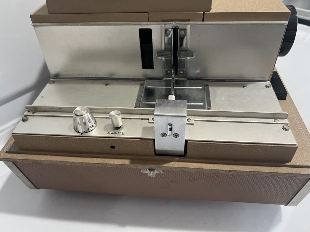 Argus Automatic Single Slide Projector - Model 58 - UnTested Vintage