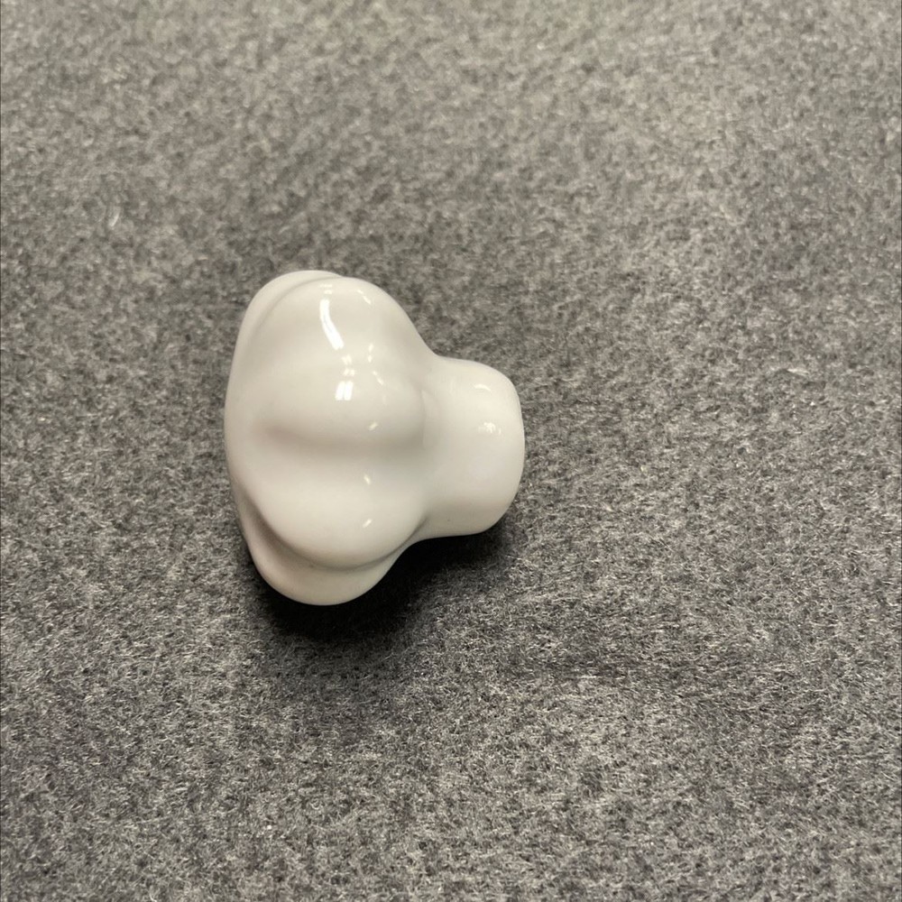 1-1/4" Flower Ceramic Knob White