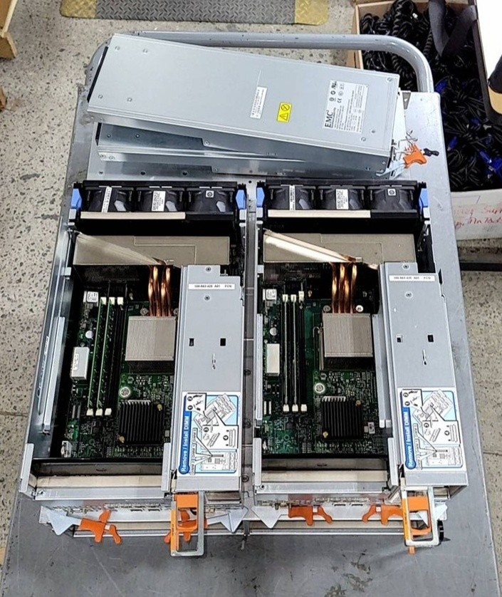 EMC STPE15 900-567-002 Storage System Chassis SEE NOTES