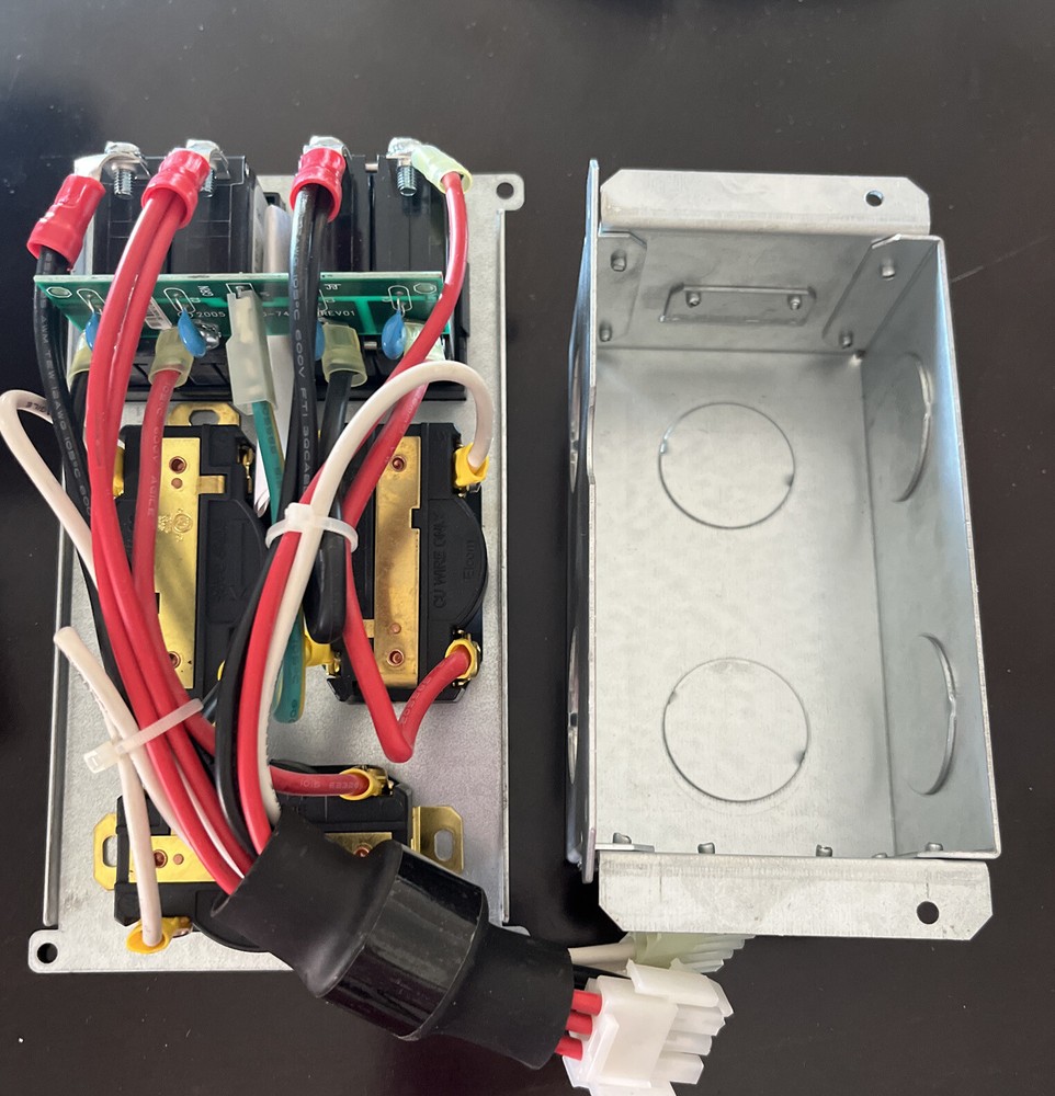 APC Power Distribution Panel SYAPD1