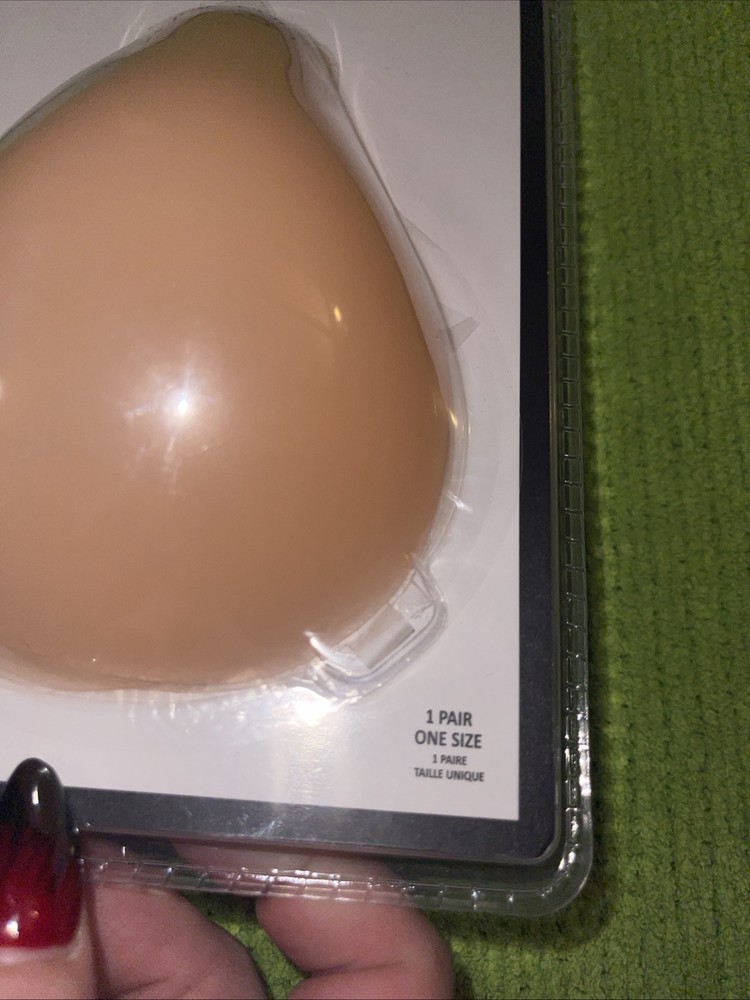 Magic Curves REUSABLE SILICONE BRA CUPS One Size NWT 🏈