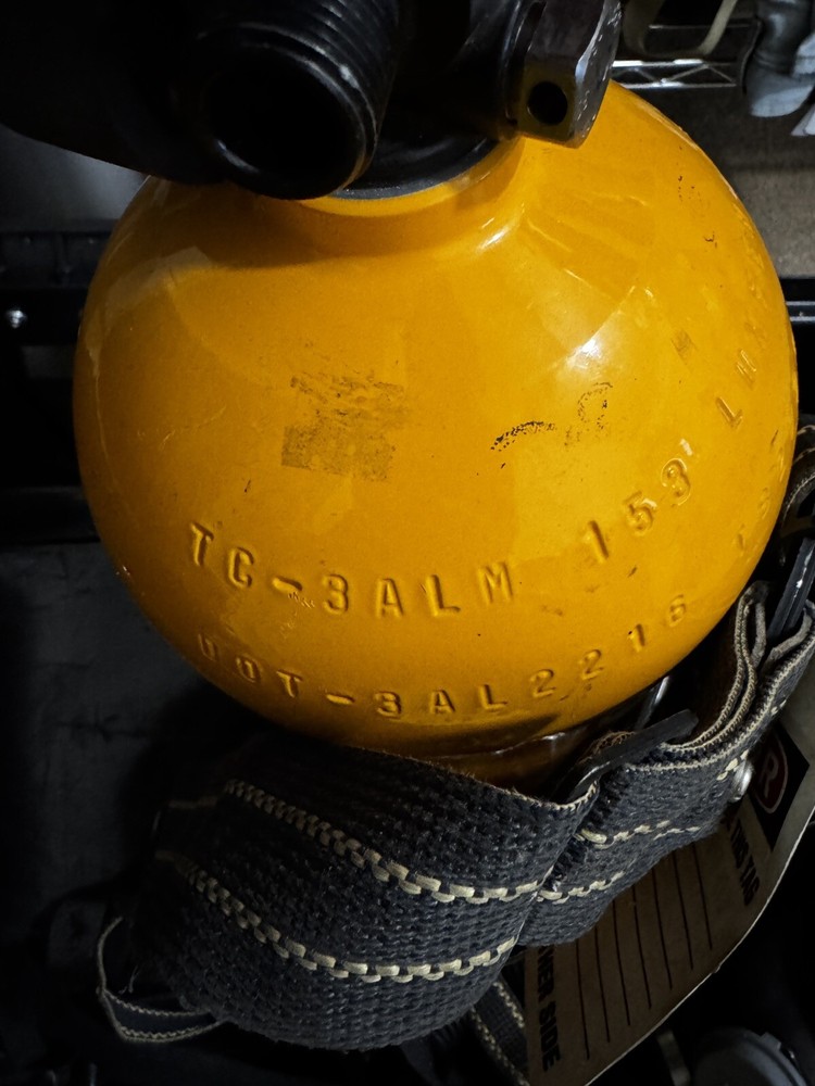 MSA cylinder 5-978-1 with frame harness and mask