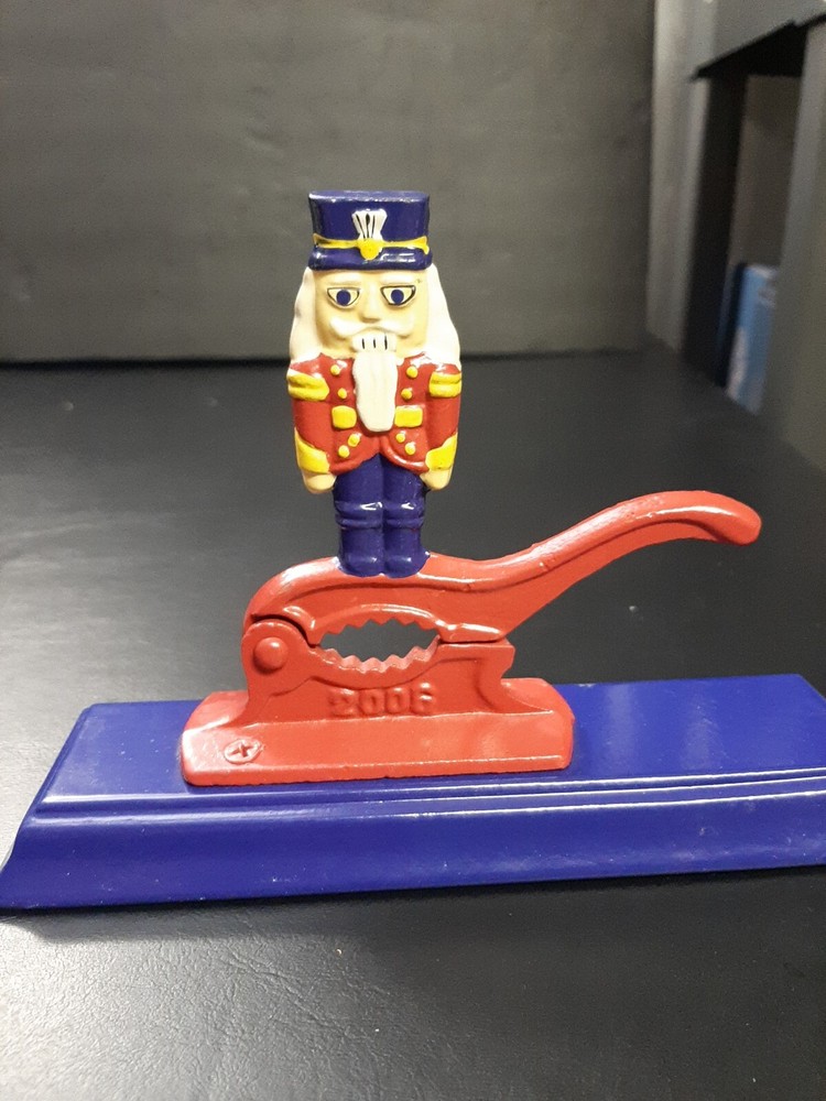 Christmas Nutcracker Soldier Cast Iron Nut Cracker 2006