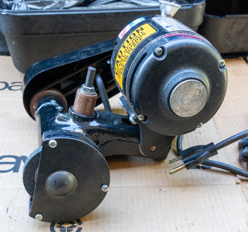 Dumore Model 8473-210 Tool Post Grinder