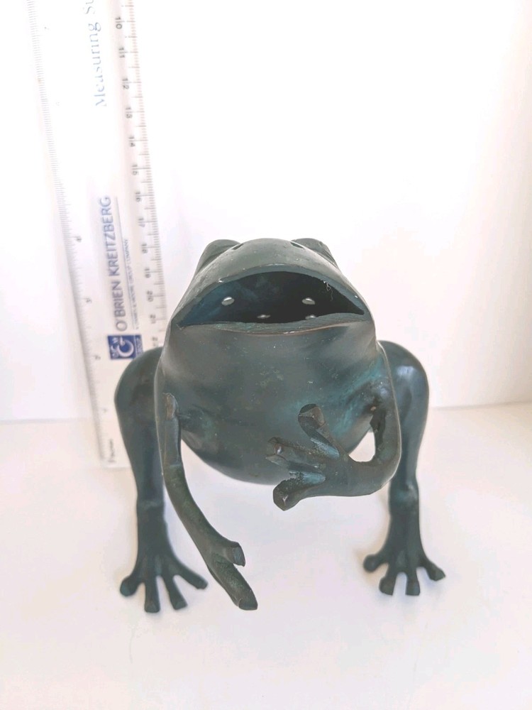 Vintage Green Metal Frog