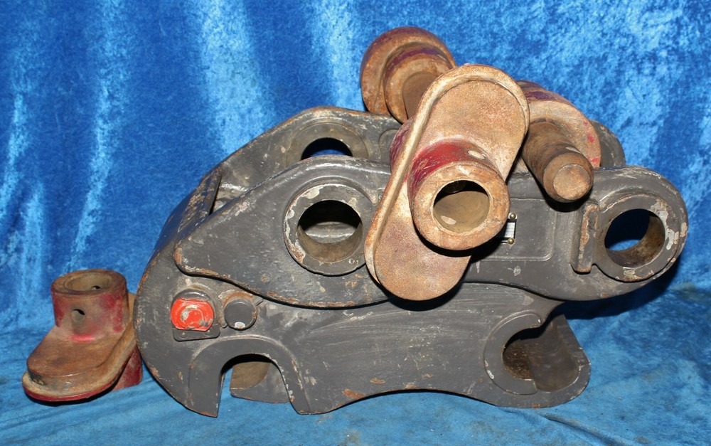 Volvo 8289325 Mechanical Quick Coupler With Coupler Pins Interface U08