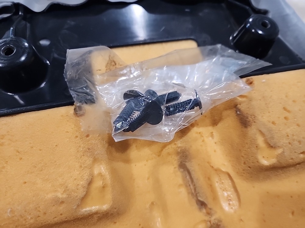 WACKER ROLLER VINYL CUSHION SEAT BACK REST