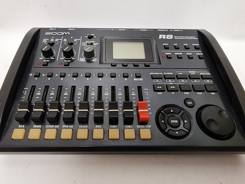 ZOOM R8 Multitrack 8 Track Digital Recorder Sampler