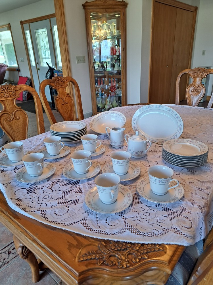 Dynasty Fine China Vintage Rapture Pattern Dinnerware 36 Piece Grouping