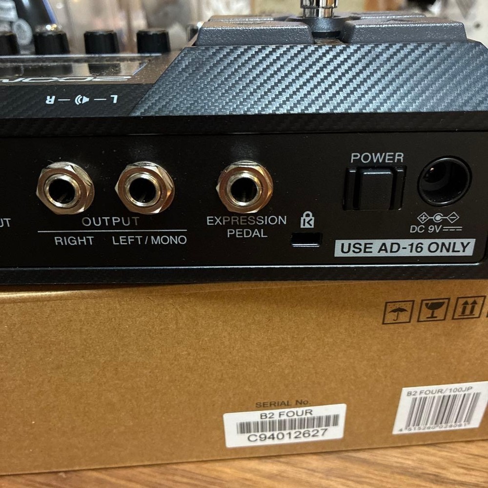 ZOOM B2 FOUR BASS EFFECTOR 5092