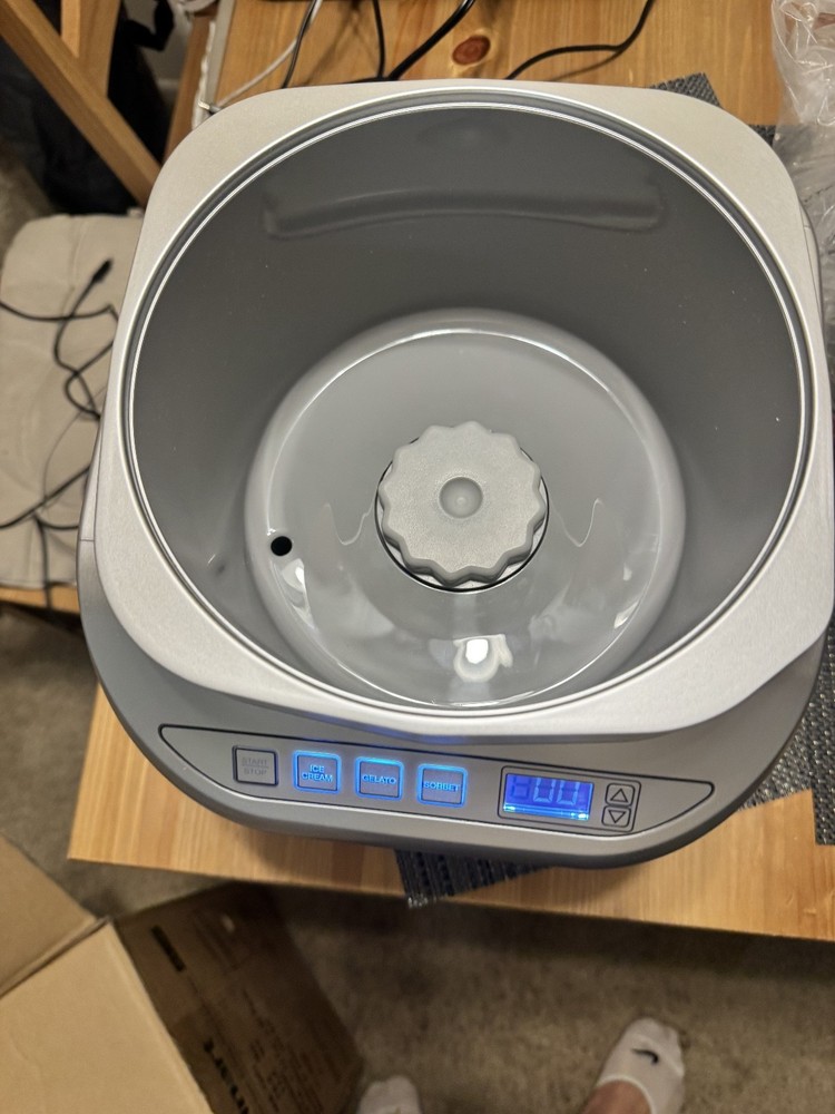 Cuisinart Bullet Ice Cube Maker IMC-2 — Compact Ice Machine