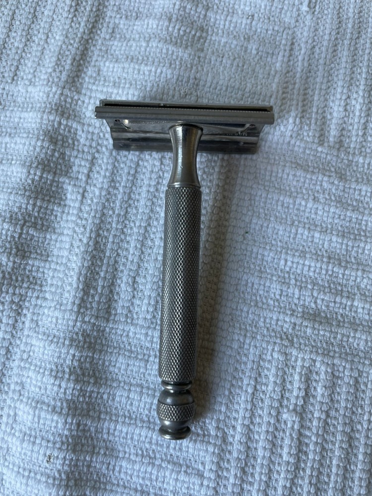 Vintage  Gillette TECH Double Edged Razor