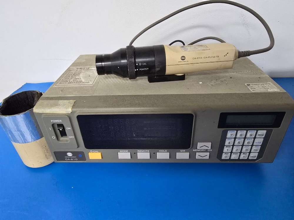 CA-210 KONICA MINOLTA Display Color Analyzer with probe
