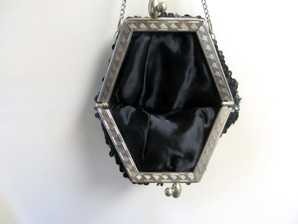 VINTAGE ANTIQUE SMALL BLACK SEQUIN HANDBAG