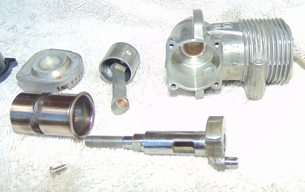 OS LA 40 RC Model Airplane Engine, Nice engine, cleaned with socket screws