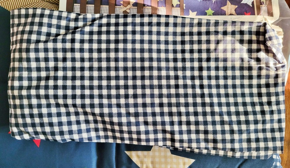 Circo 2pc Comforter & Fitted Sheet Crib Sized Bedding Set - Stars Pattern