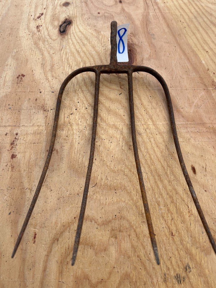 Fork Rake Head 4 Thines Rusty Rustic no handle Original Vintage Primitive Metal