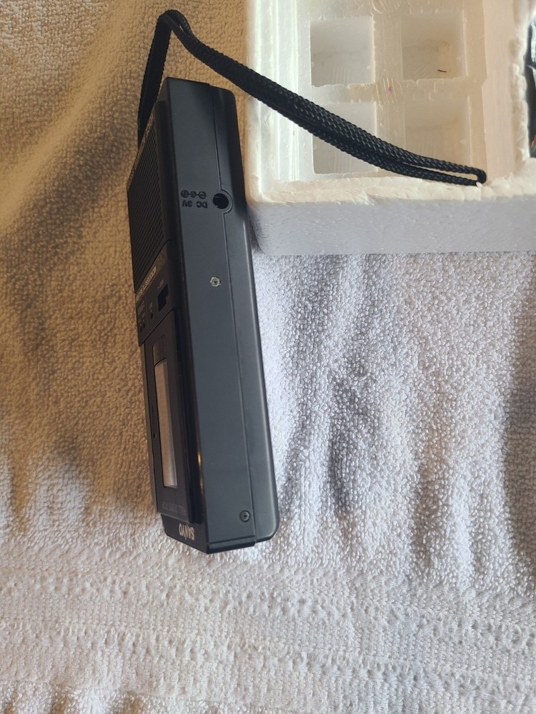 Sanyo M5495 Microcassette Recorder