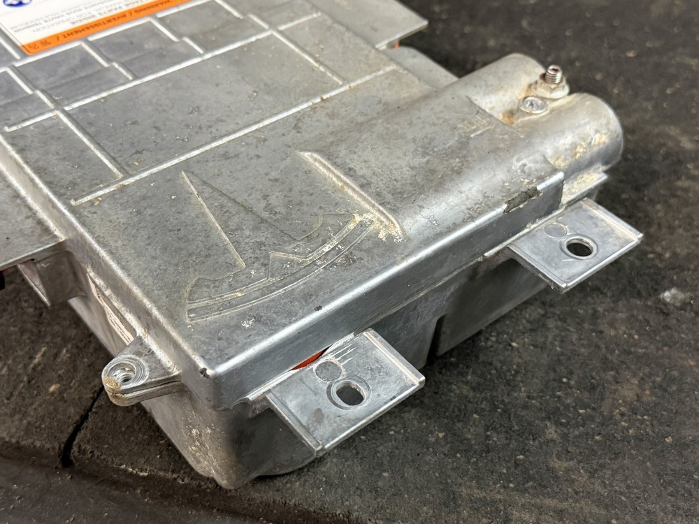 12-15 TESLA S 1 PHASE HIGH VOLTAGE JUNCTION BLOCK MODULE 104891000A