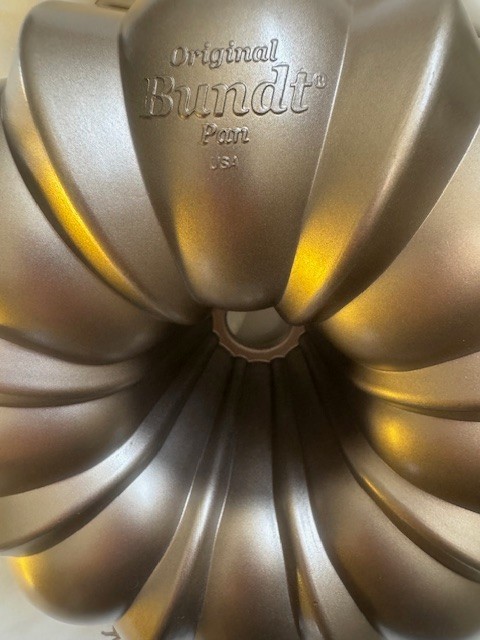 Nordic Ware 12 cup 10" BUNDT PAN
