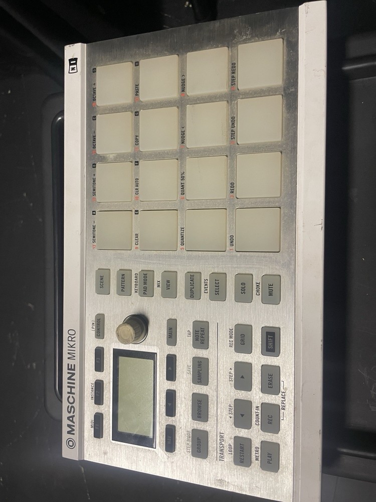(White) Native Instruments MK1 Maschine Mikro Midi Controller