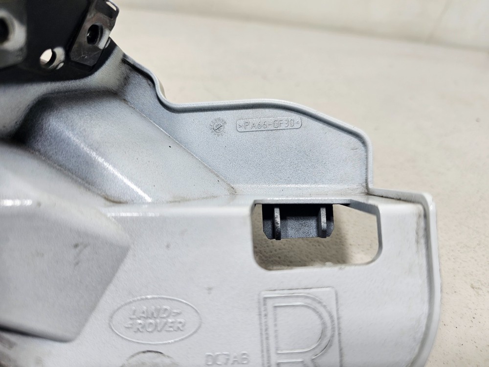 RANGE ROVER EVOQUE WING SUPPORT BRACKET FRONT RIGHT SIDE L538 2012-2018