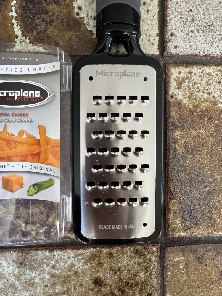 MICROPLANE THE ORIGINAL EXTRA COARSE Grater