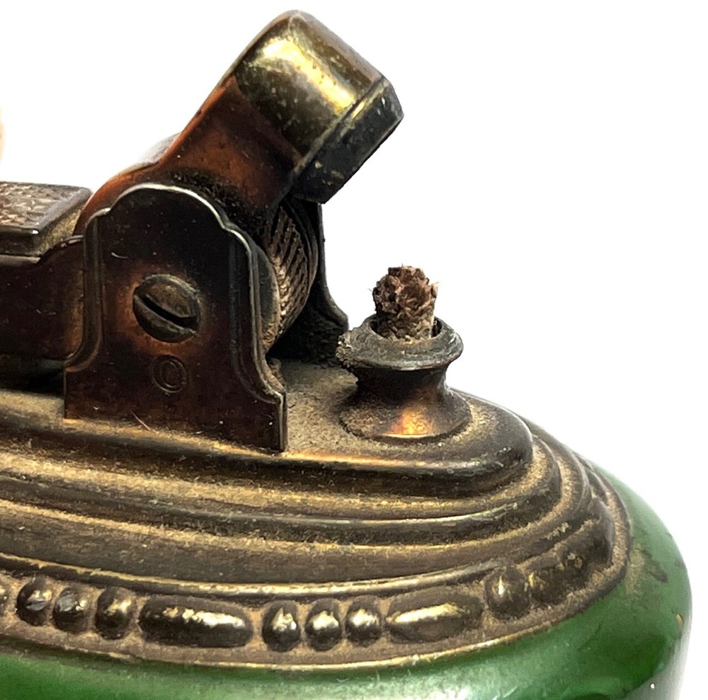 Retro Ronson, Green Urn form Table Cigarette Lighter,