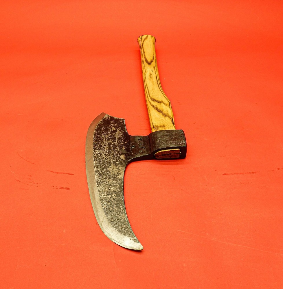 3,31 lbs goosewing bearded broad hatchet