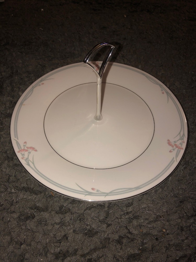 Royal Doulton Serving Platter With Handle Tid Bit Plate Carnation Pattern