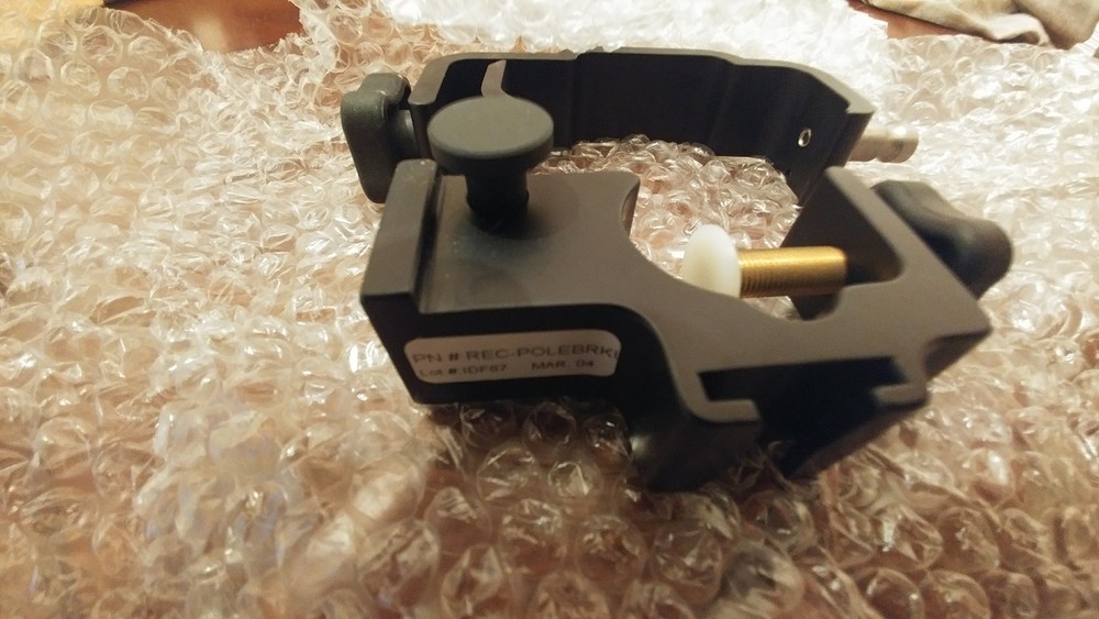 rec-polebrk  topcon recon pole bracket