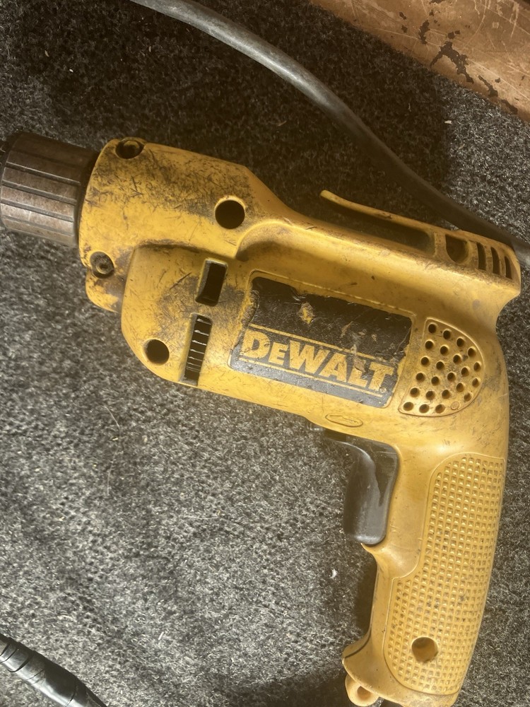 Dewalt 3/8 Corded Drill With Key
