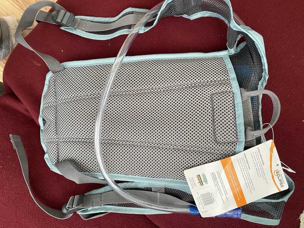 Bass Pro Shops Eclipse Hydration Pack 1.5L/50-Oz