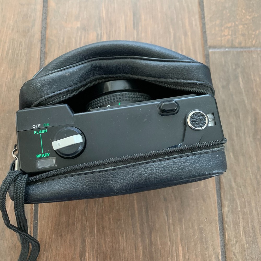 Vintage Chinon Flash II Camera w/Case *UNTESTED*