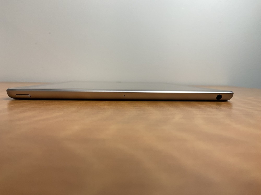 Apple iPad 5th Gen 9.7" A1822 | LOCKED