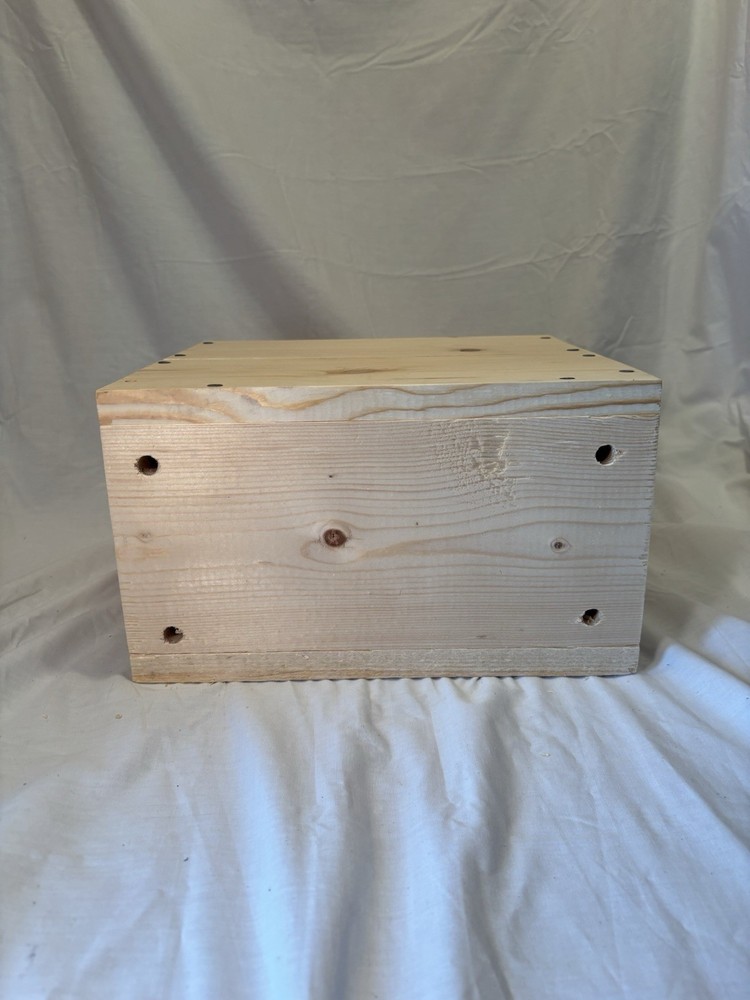 Big Backyard Squirrel House/Nesting Box Ready To Mount On Tree/Post Screws Inclu