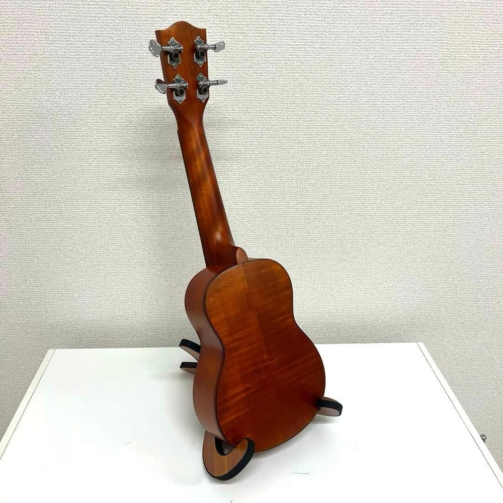 strong wind ukulele with case and stand