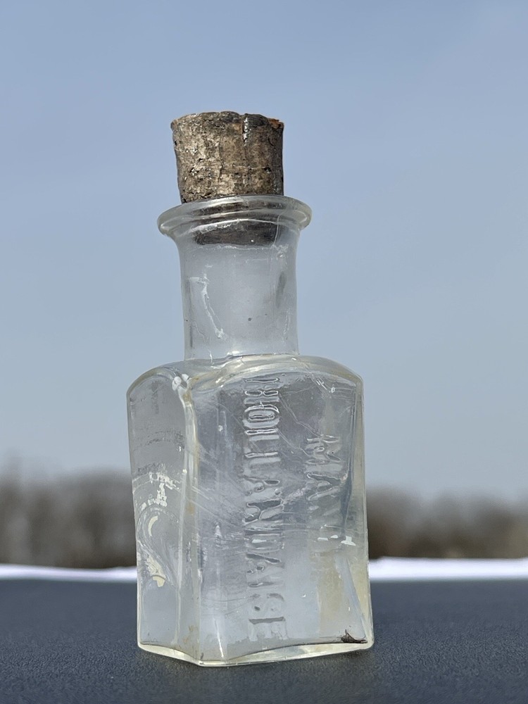 Pre-1900s Antique Bottle «MANUF. HOLLANDAISE»