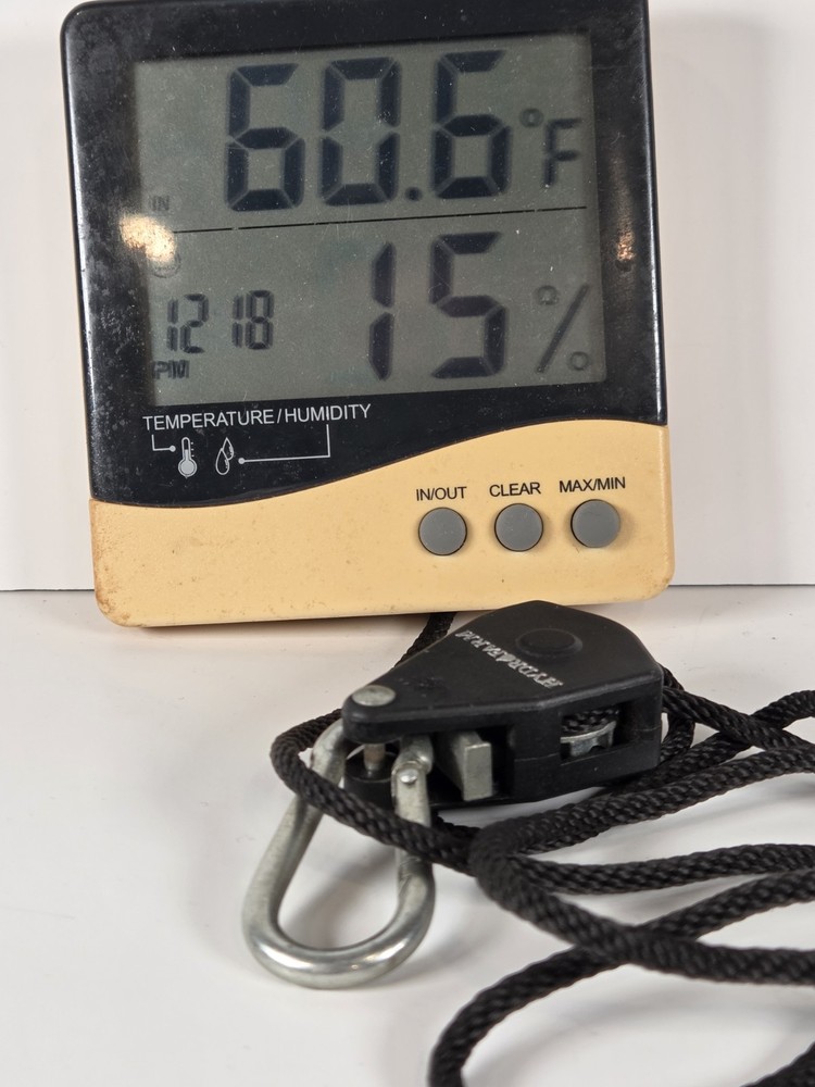 Hydrofarm Temperature / Humidity Station
