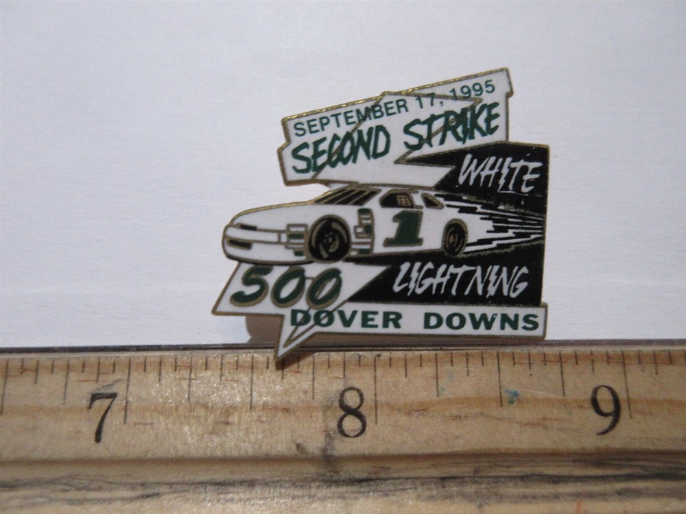 1995 White Lightning 500 Dover Downs NASCAR hat lapel pin