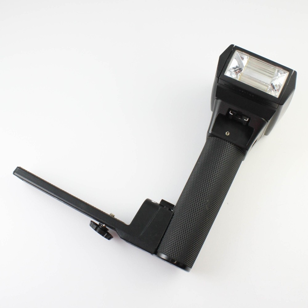 "Popular" Flash Unit - With Bracket - Made in Japan - Tested