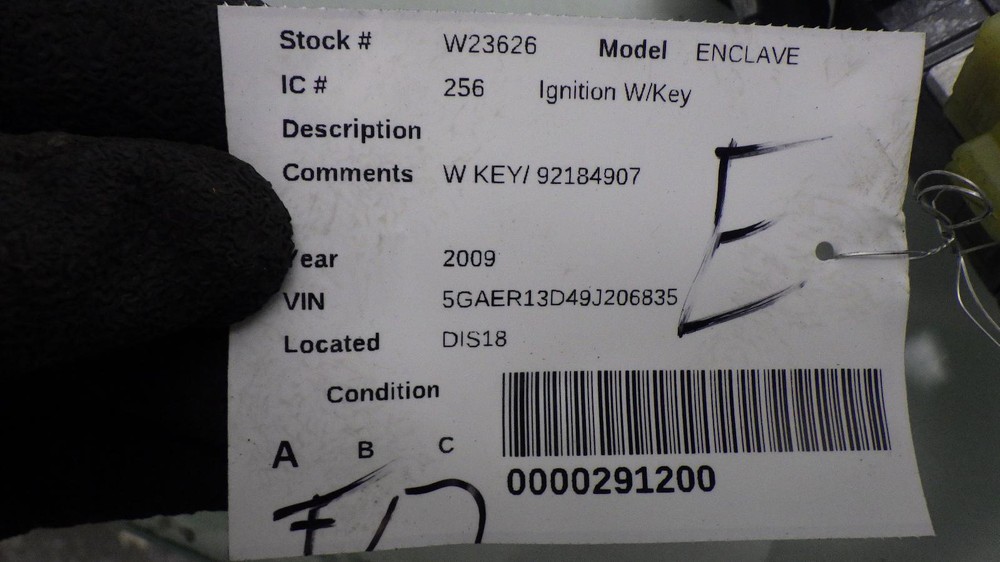 09 BUICK ENCLAVE Ignition W/Key 92184907