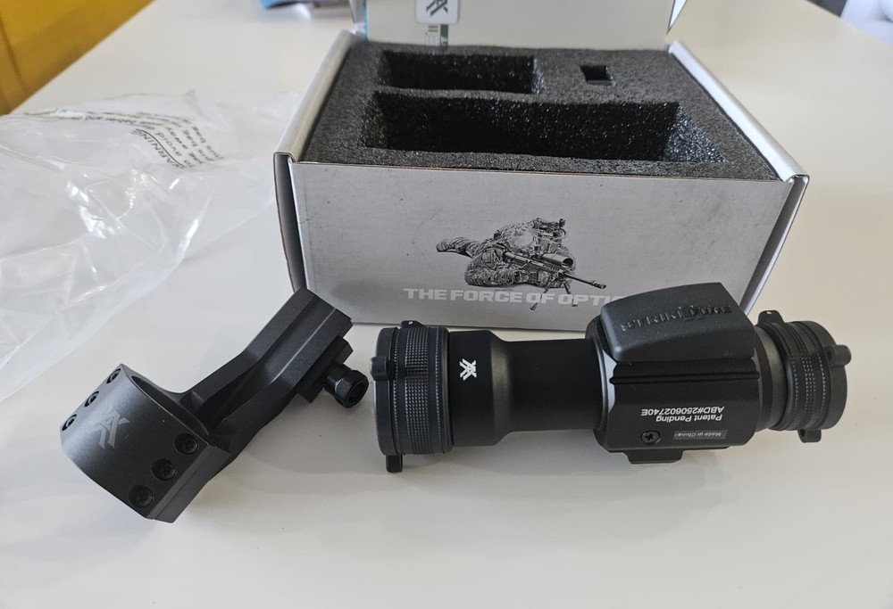 Vortex Optics Strikefire II 4 MOA Red Dot Sight. Open Box