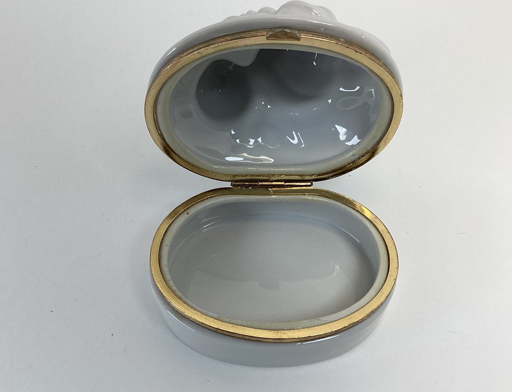White ceramic shell trinket box
