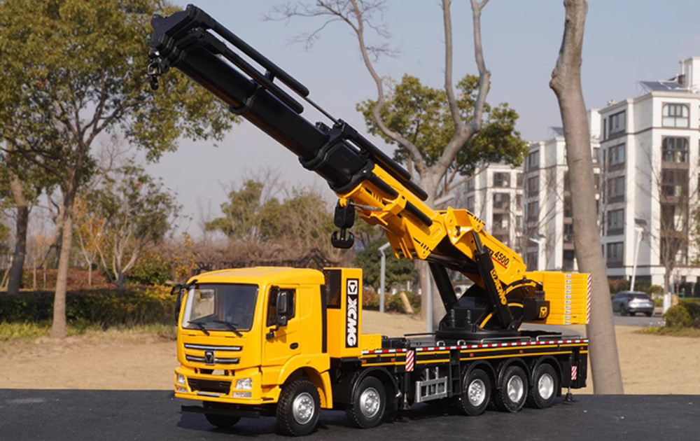 1/35 XCMG SQZ4500 Telescopic Boom Mounted Crane Construct Machine Diecast Model