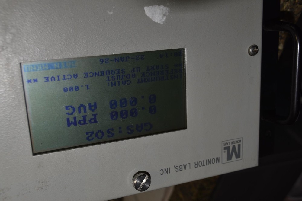 MONITOR LABS ML 9850B SO2 FLUORESCENCE ANALYZER (ZBZ26)
