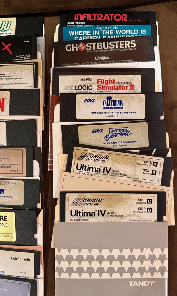Vintage Apple IIe Platinum 128k Home Computer
