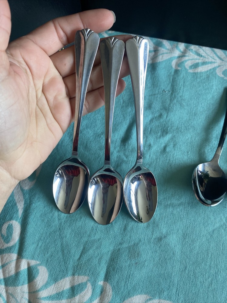 5 Pcs Rogers Co Country Shell Teaspoon Stainless Flatware