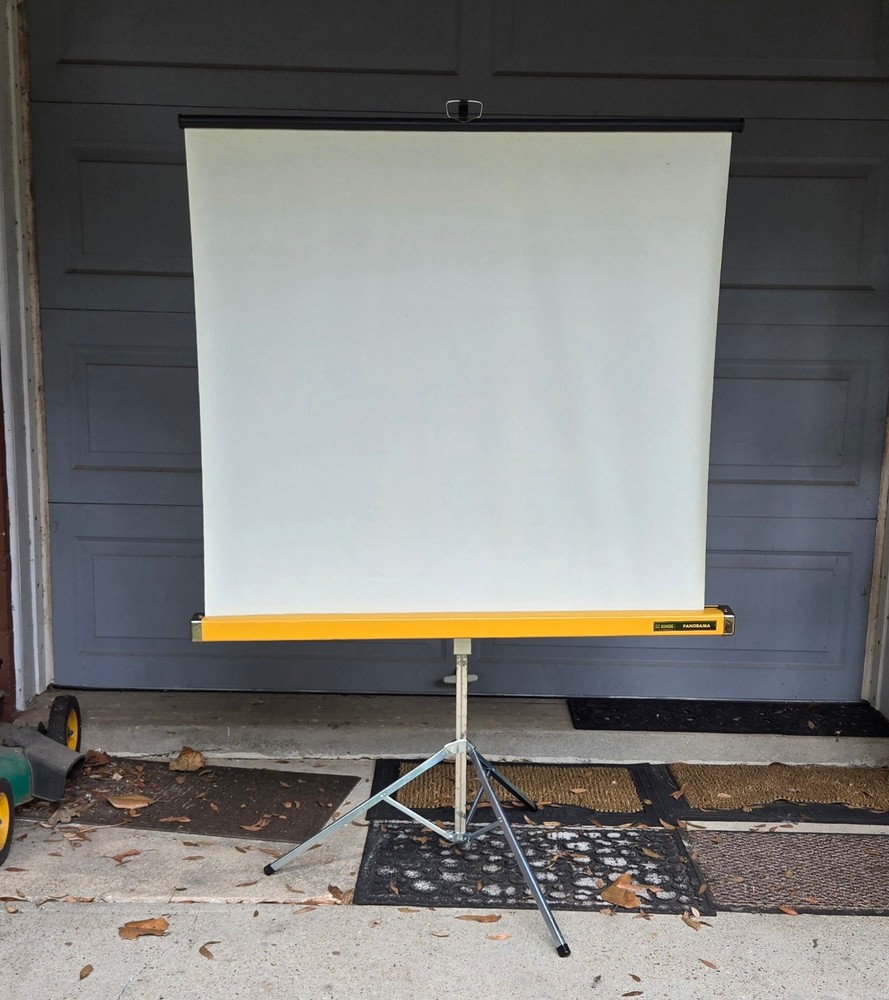 Knox Panorama Portable Standing Retractable Projector Screen 40"x36"