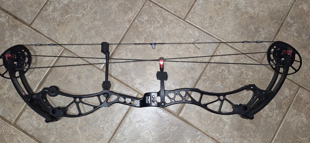 Bowtech Reckoning 35 RH 60# black, Target Bow